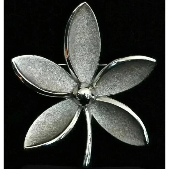 Trifari Jewelry - Vintage Alfred Philippe Crown Trifari Flower Brooch Silver Texture & Shiny